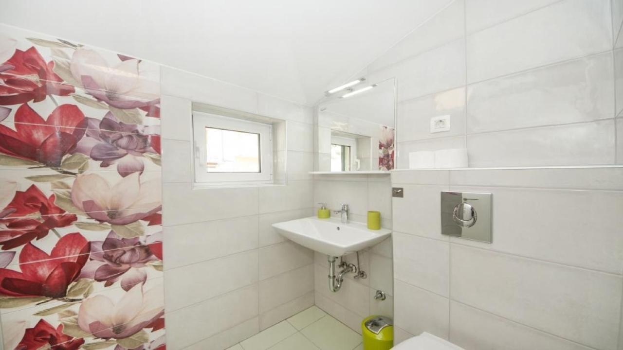Apartments Angela Baška Voda Kültér fotó